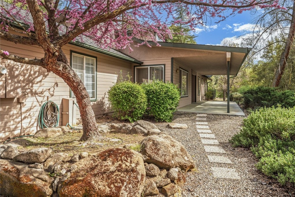 42852 Badger Circle Dr, Coarsegold, CA 93614