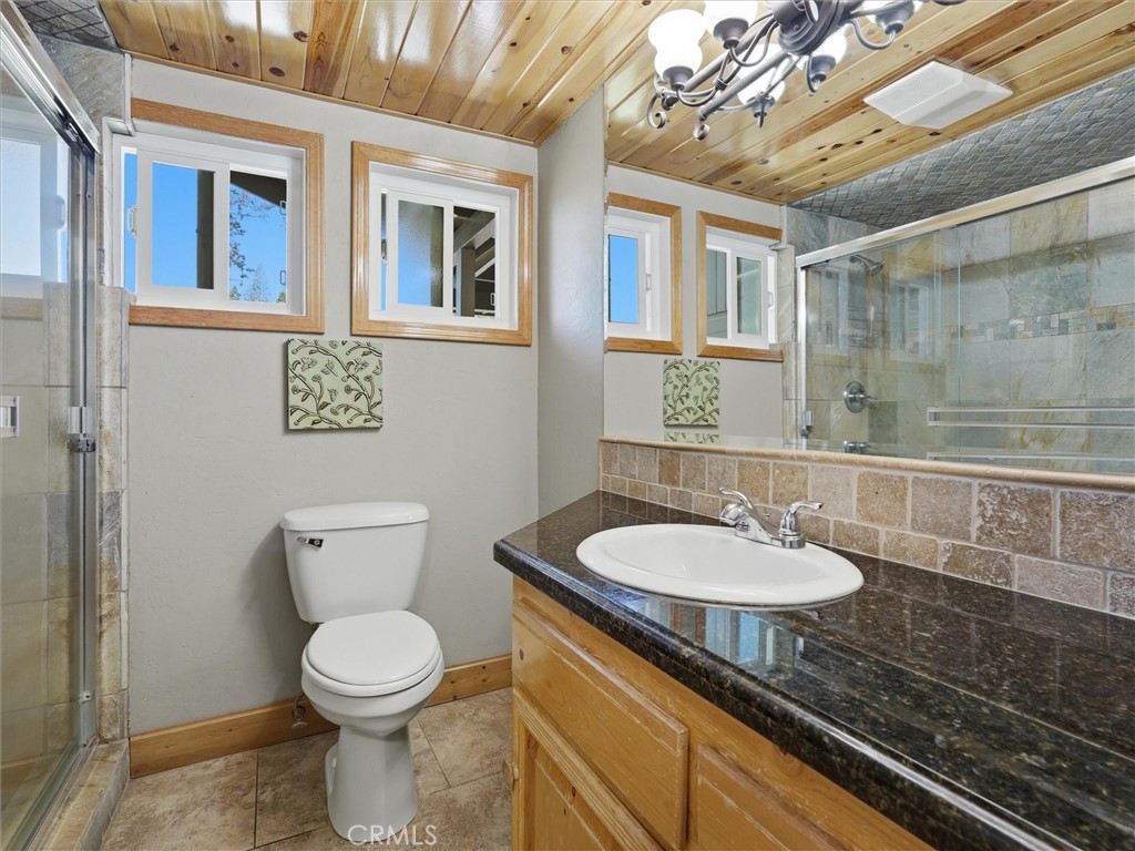 39570 Saunders, Bass Lake, CA 93604