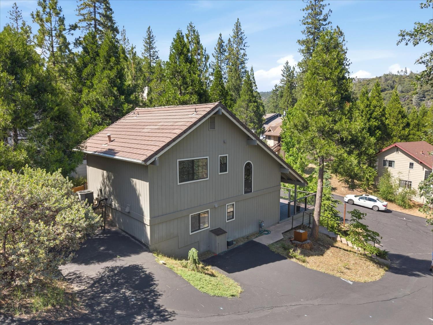 40518 Saddleback Rd, Bass Lake, CA 93604